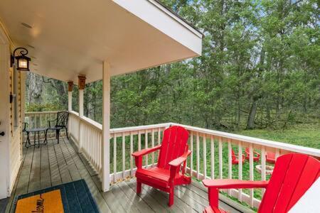 Harpers Ferry Cabin Hot Tub, Deck, Fire Pit, Wifi Exterior photo