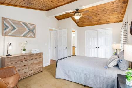 Harpers Ferry Cabin Hot Tub, Deck, Fire Pit, Wifi Exterior photo
