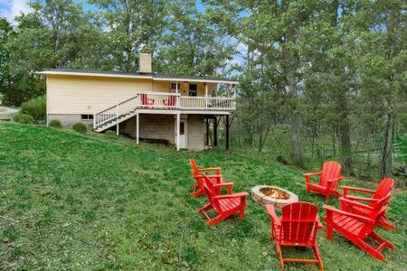 Harpers Ferry Cabin Hot Tub, Deck, Fire Pit, Wifi Exterior photo