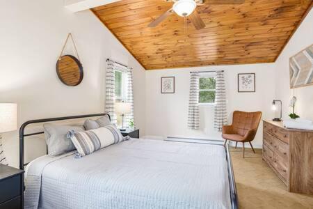 Harpers Ferry Cabin Hot Tub, Deck, Fire Pit, Wifi Exterior photo